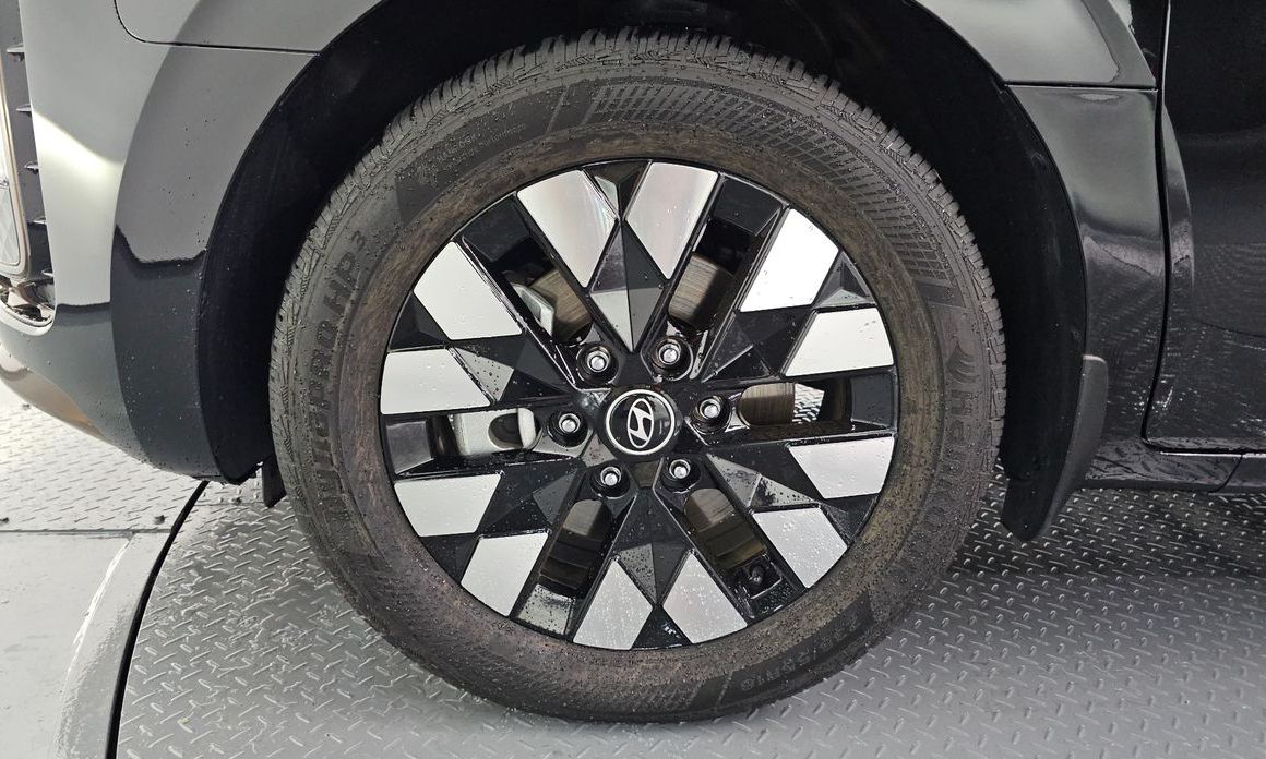 Hyundai Staria 2025