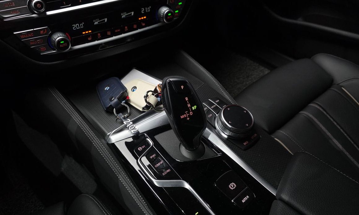 BMW 5-Series 2023
