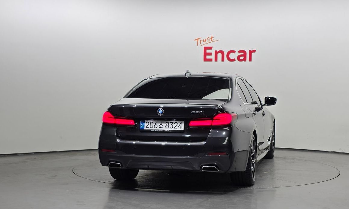 BMW 5-Series 2022
