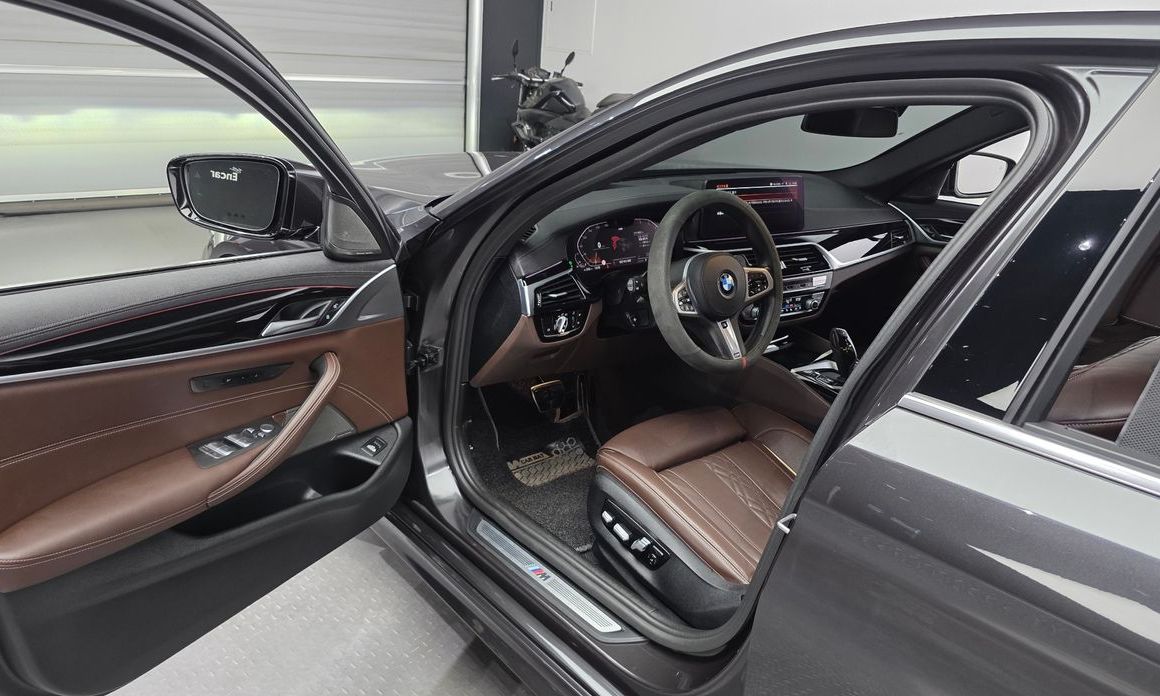 BMW 5-Series 2022