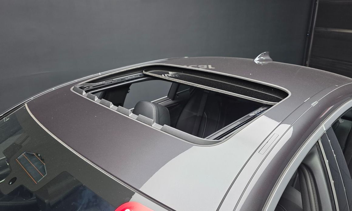 BMW 5-Series 2023