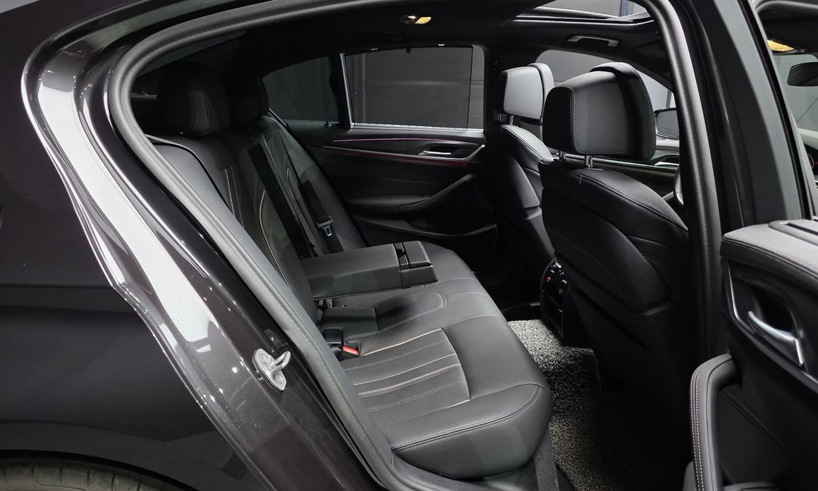 BMW 5-Series 2023