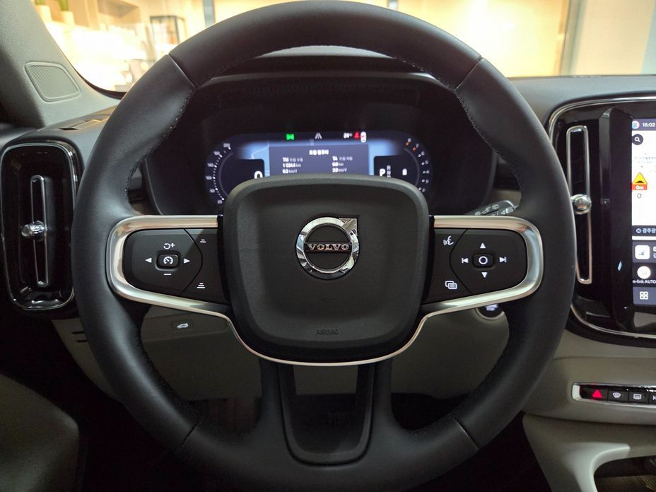 Volvo XC40 2026