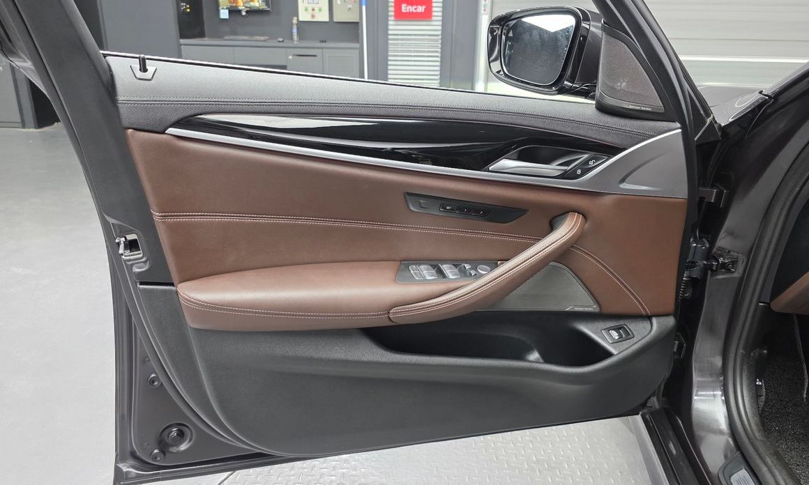 BMW 5-Series 2022