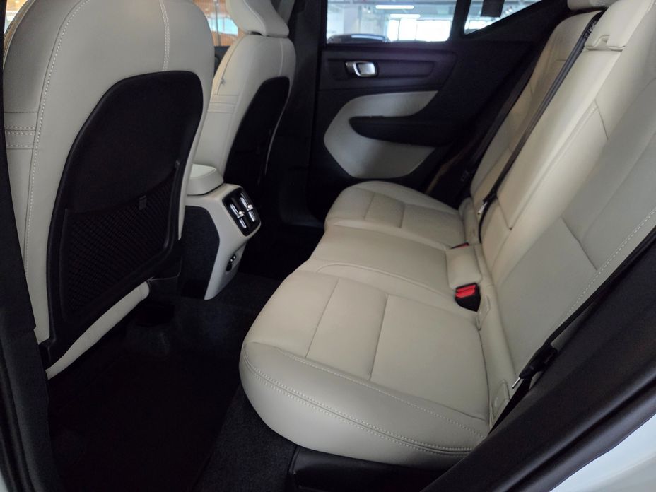 Volvo XC40 2026