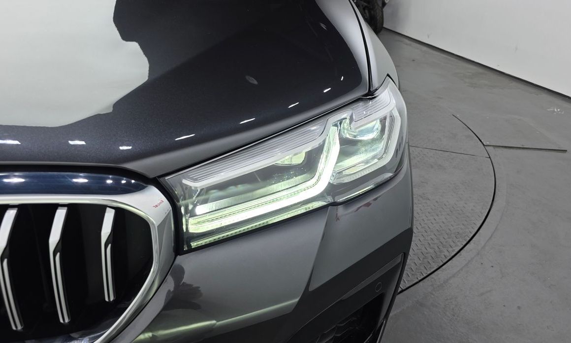 BMW 5-Series 2022