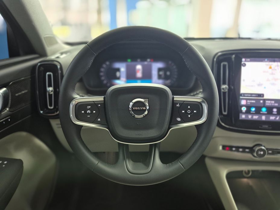 Volvo XC40 2026