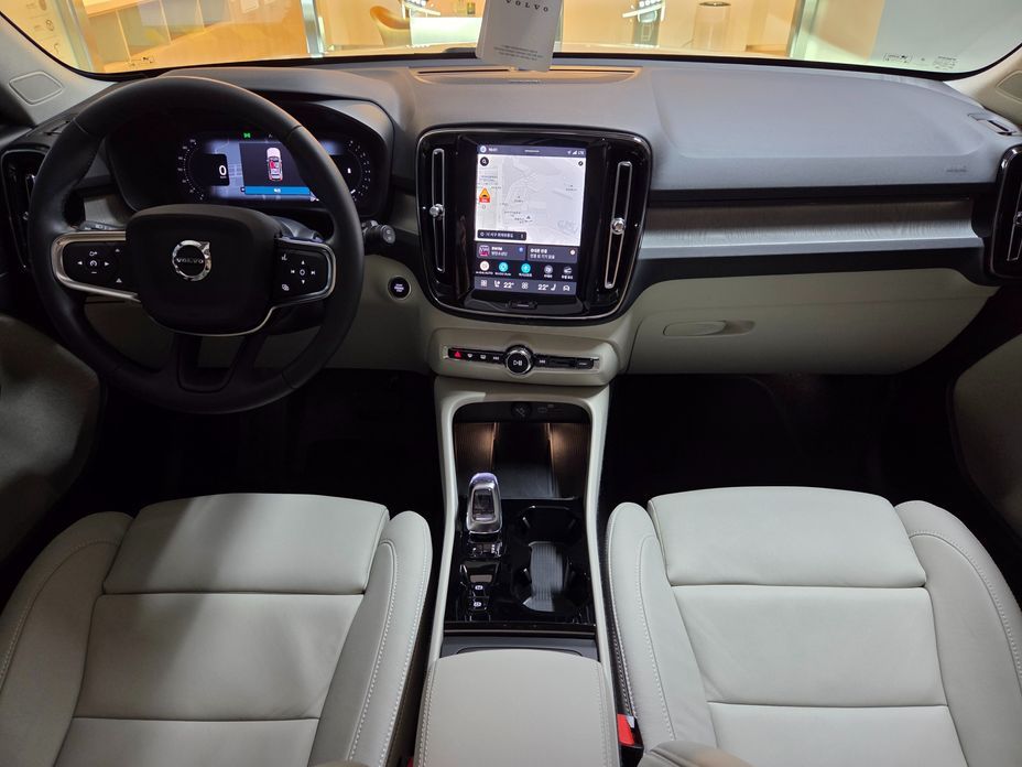 Volvo XC40 2026