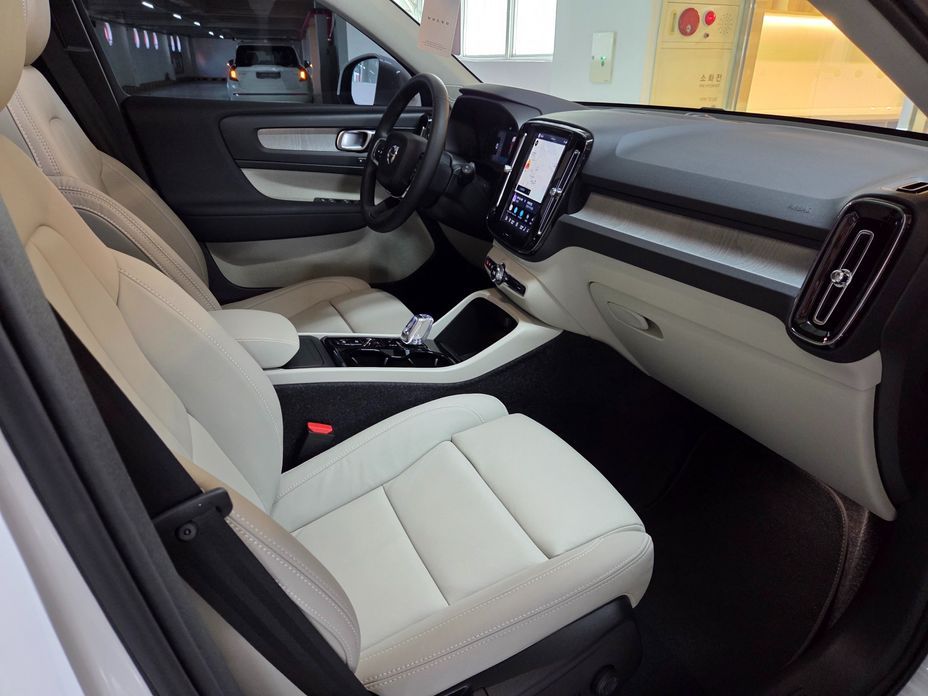 Volvo XC40 2026