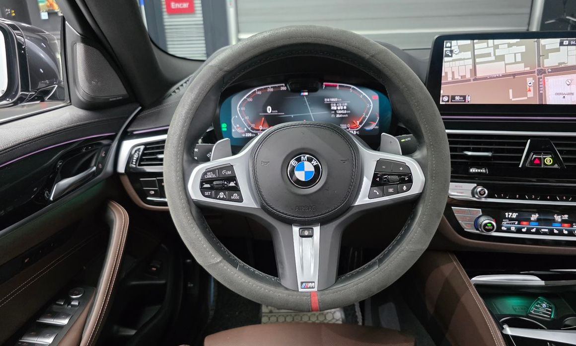 BMW 5-Series 2022
