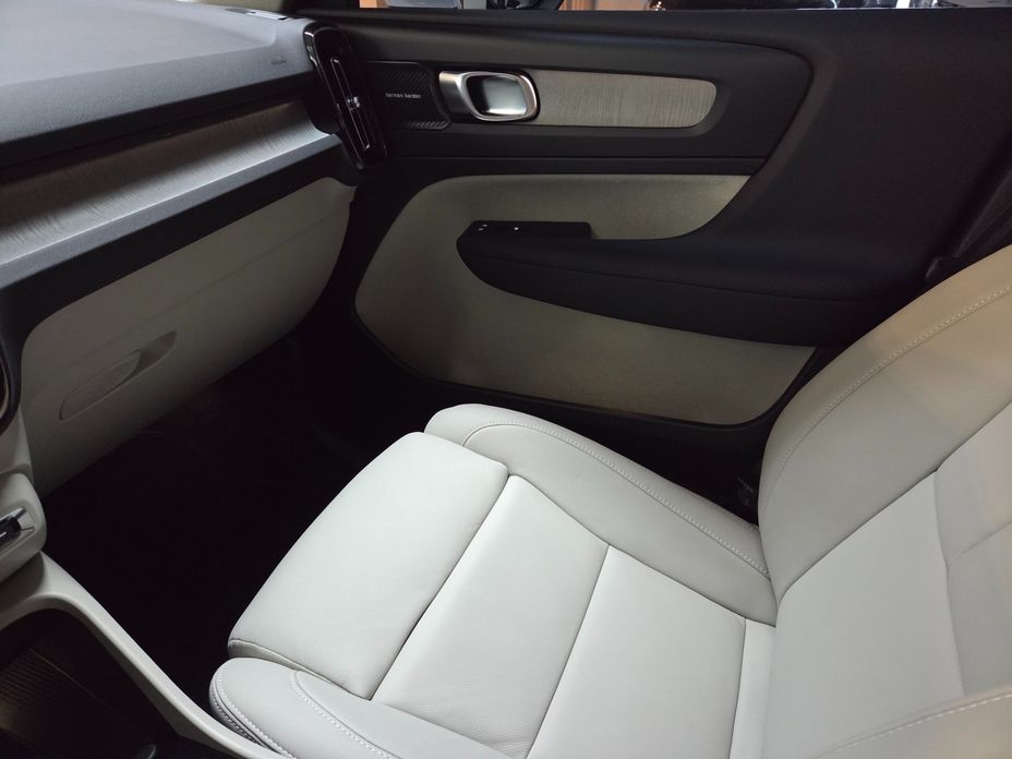 Volvo XC40 2026