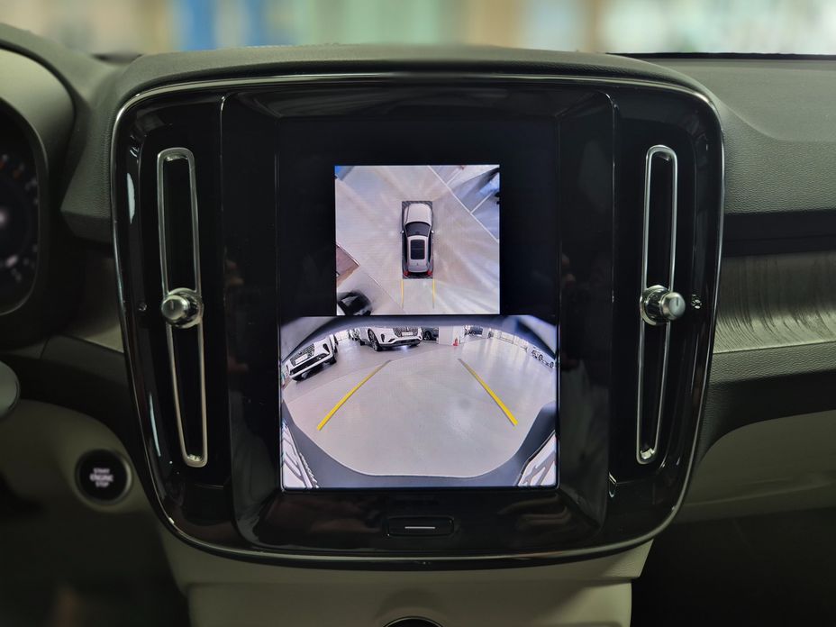Volvo XC40 2026