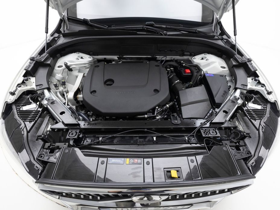 Volvo XC60 2025