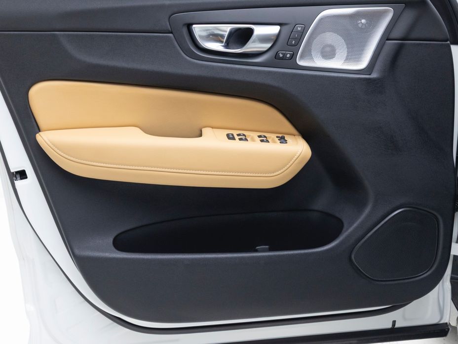 Volvo XC60 2025