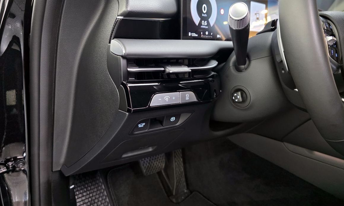 Genesis G80 2025