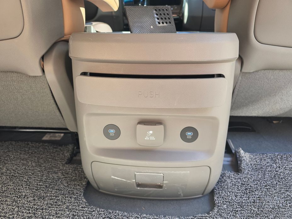 Hyundai Staria 2025