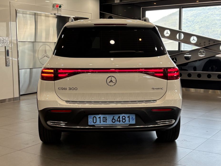 Mercedes-Benz EQB 2025