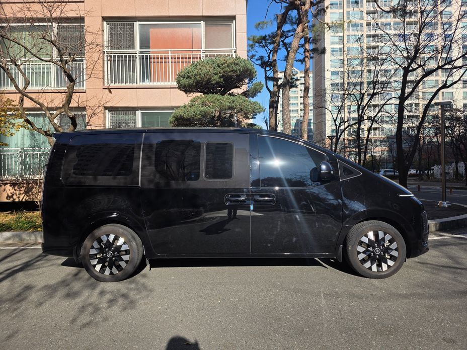 Hyundai Staria 2025