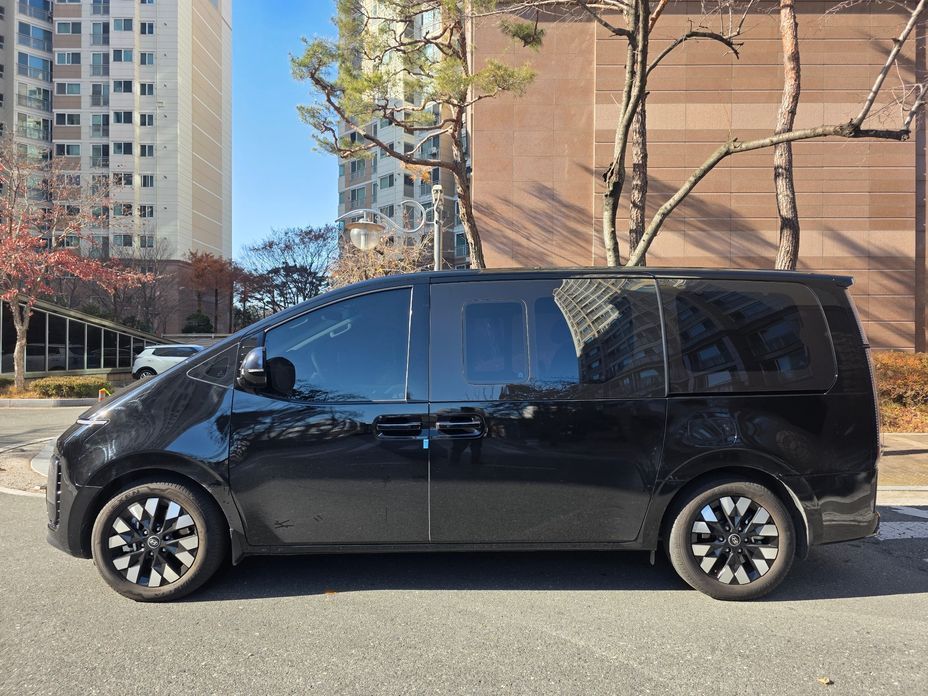 Hyundai Staria 2025