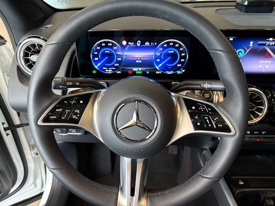 Mercedes-Benz EQB 2025