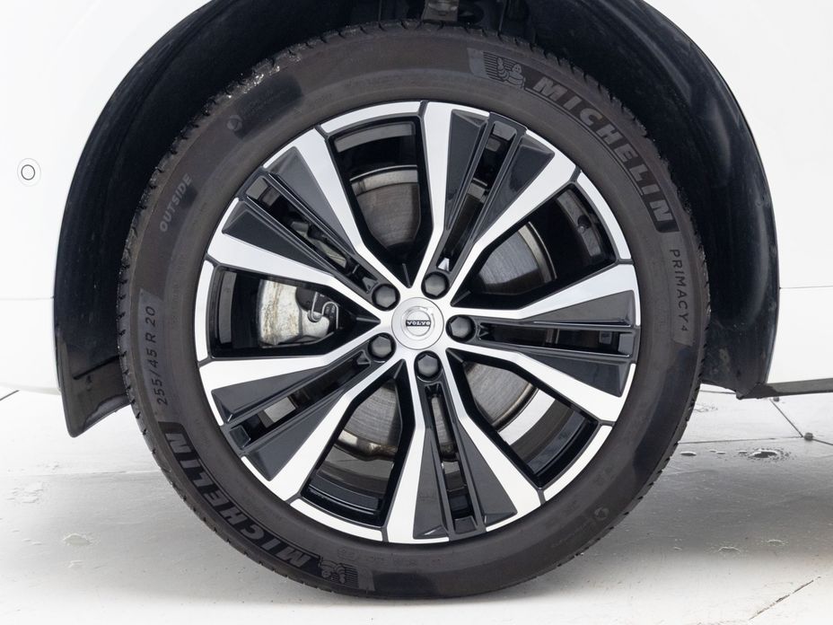Volvo XC60 2025