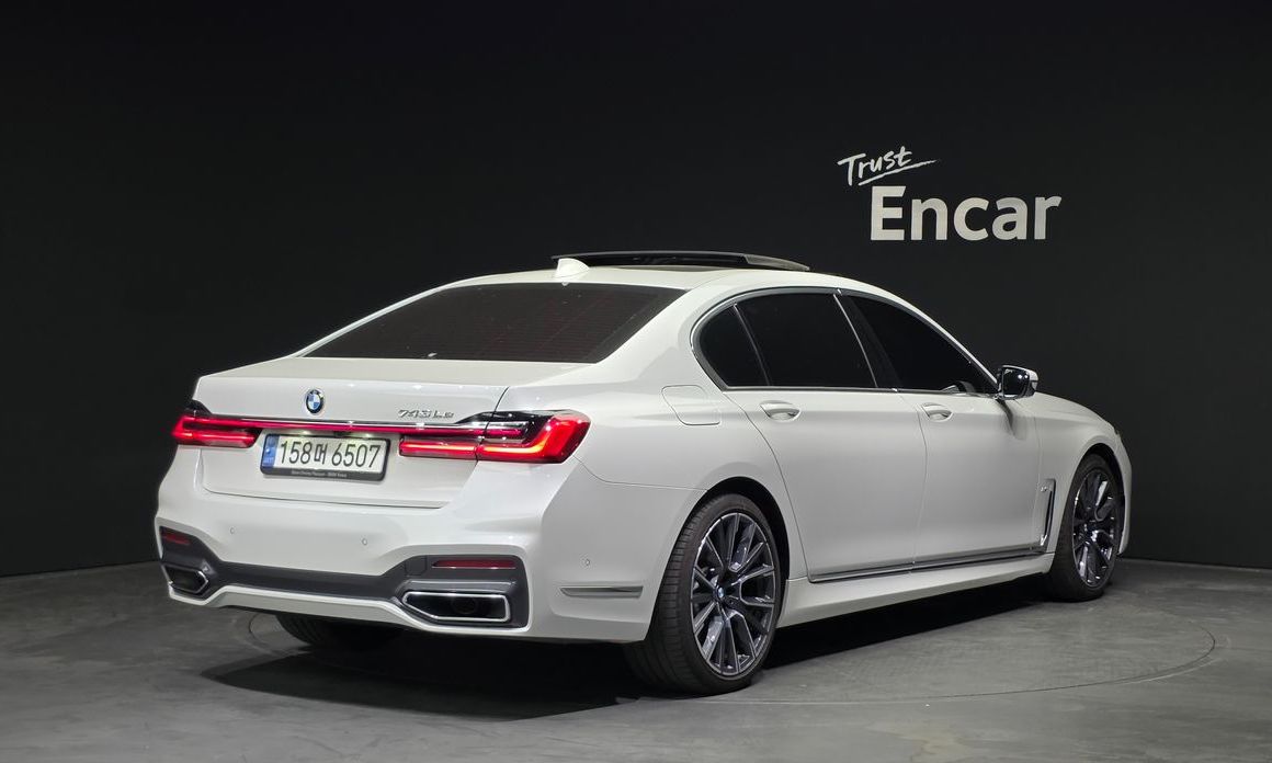 BMW 7-Series 2021