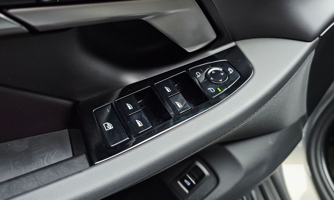 BMW 5-Series 2025