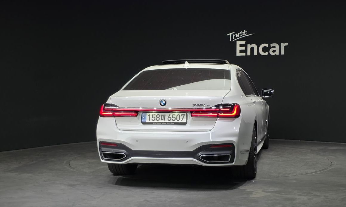 BMW 7-Series 2021