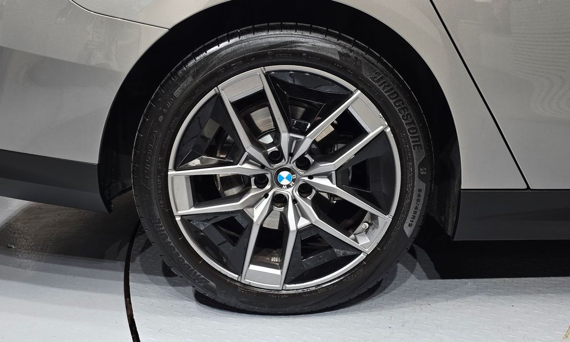 BMW 5-Series 2025