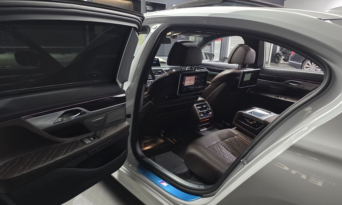 BMW 7-Series 2021