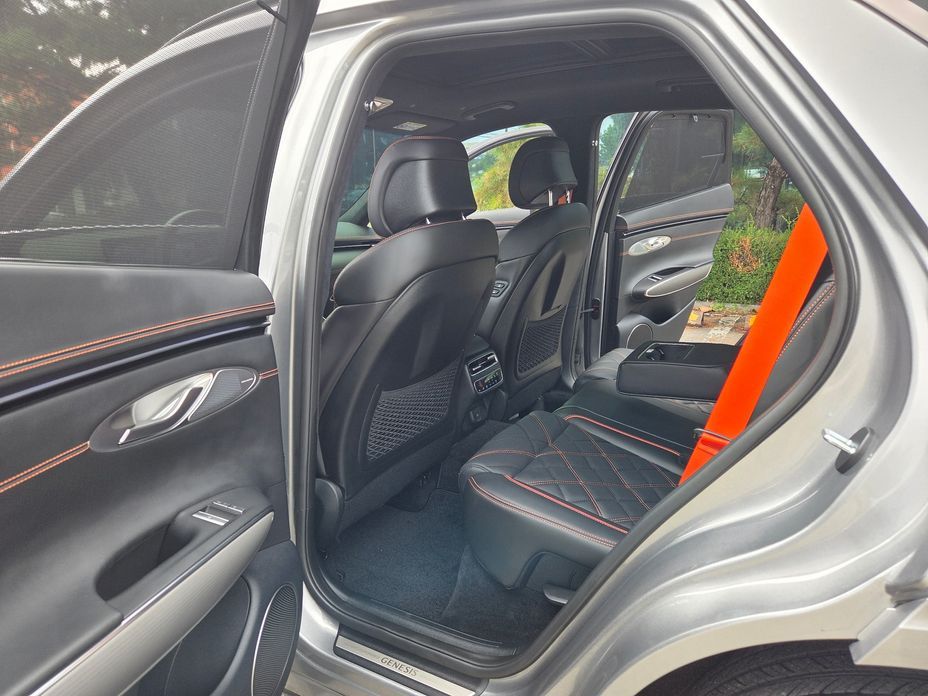 Genesis GV70 2025