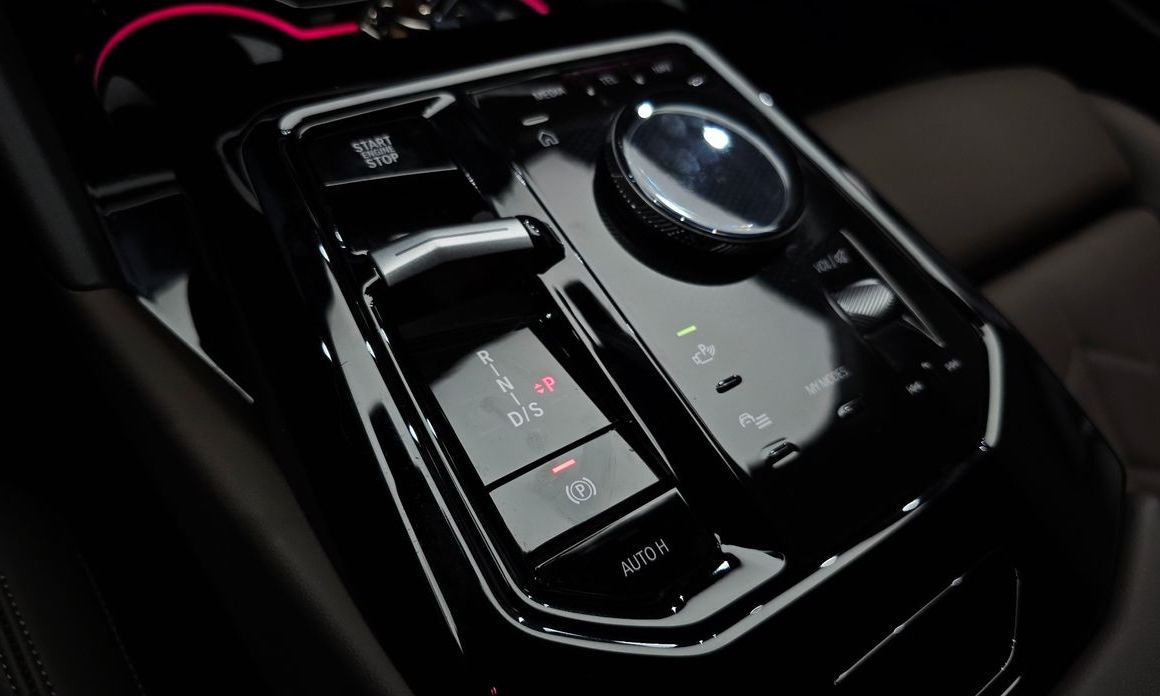 BMW 5-Series 2025