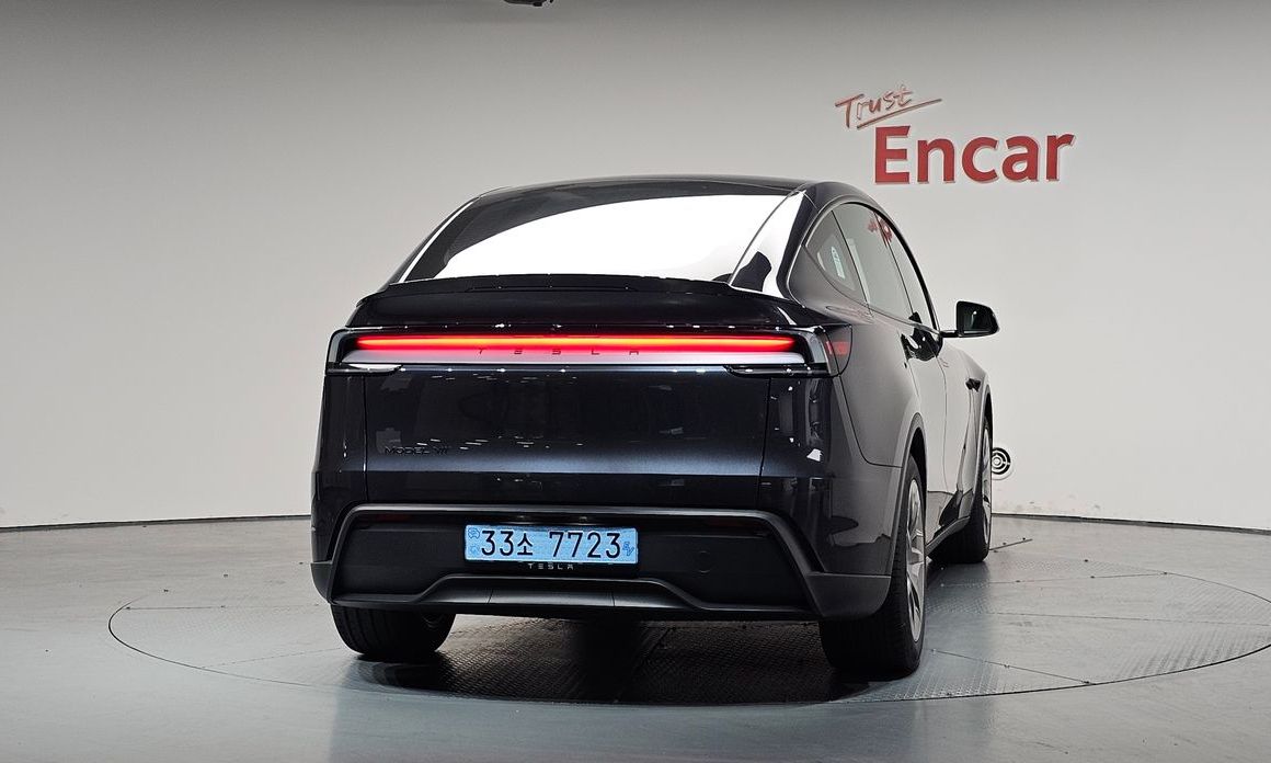 Tesla Model Y 2026