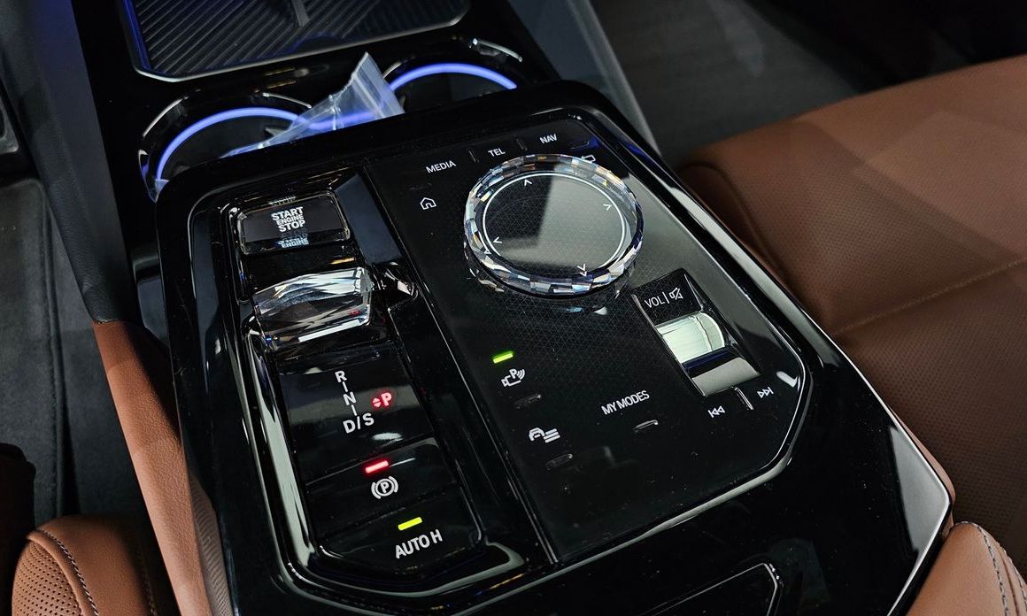 BMW 5-Series 2024
