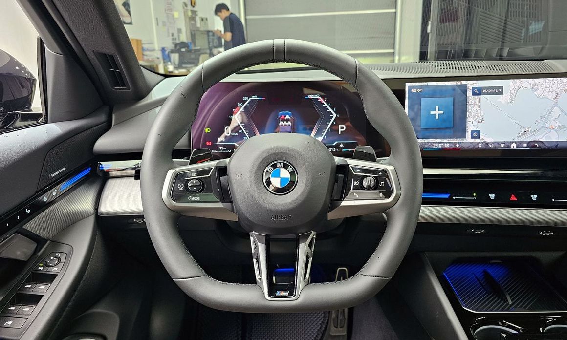 BMW 5-Series 2024