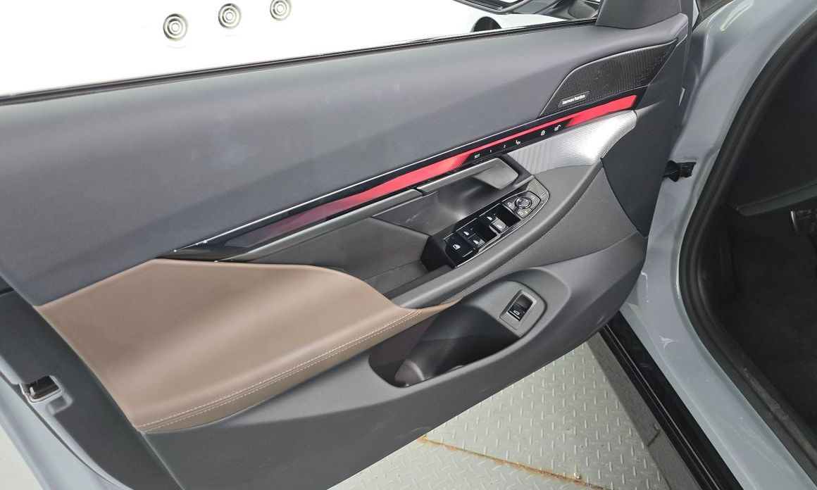 BMW 5-Series 2025