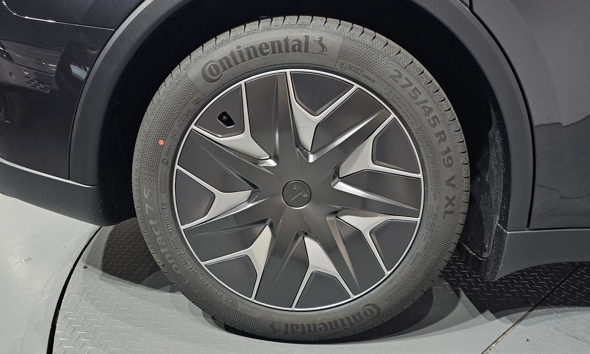 Tesla Model Y 2026