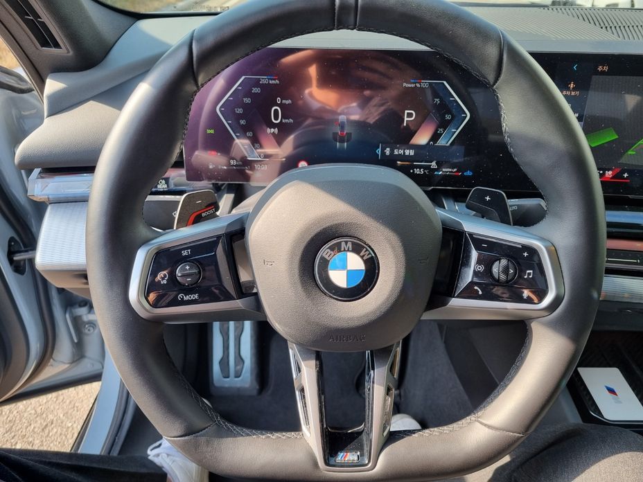BMW 5-Series 2024