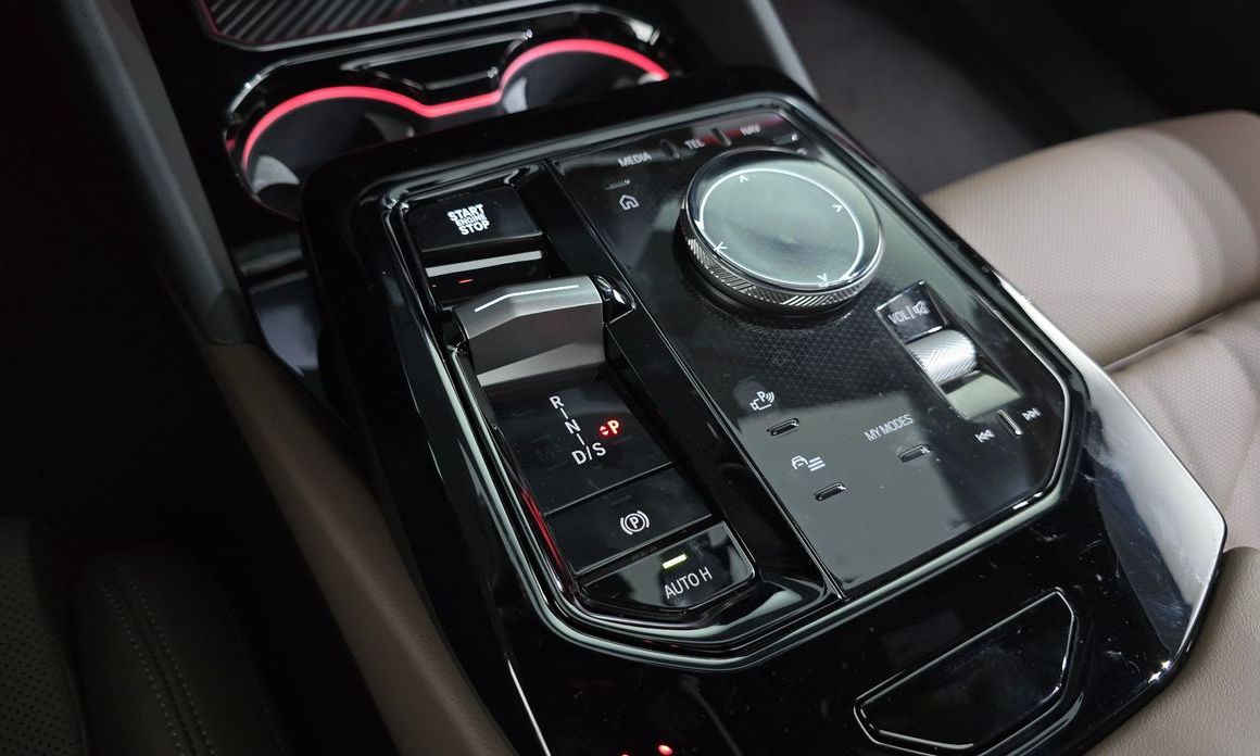 BMW 5-Series 2025