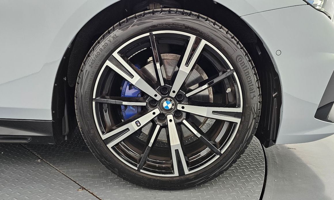 BMW 5-Series 2024