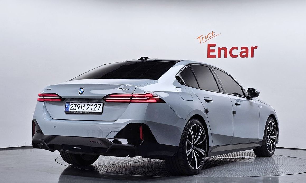 BMW 5-Series 2024