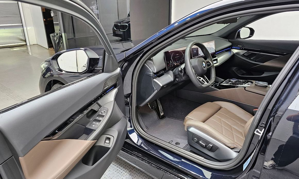 BMW 5-Series 2024