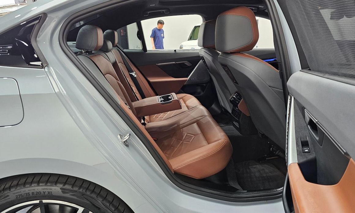 BMW 5-Series 2024