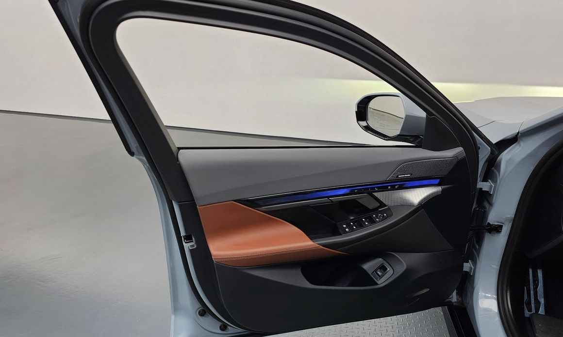 BMW 5-Series 2024