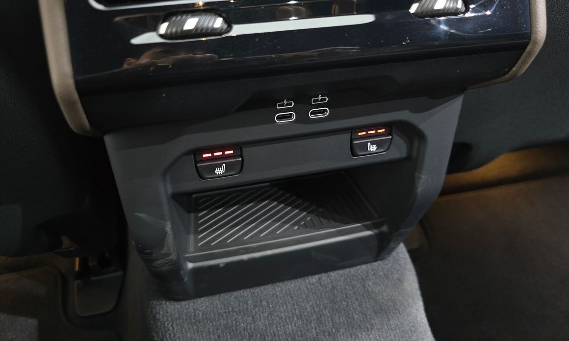 BMW 5-Series 2025