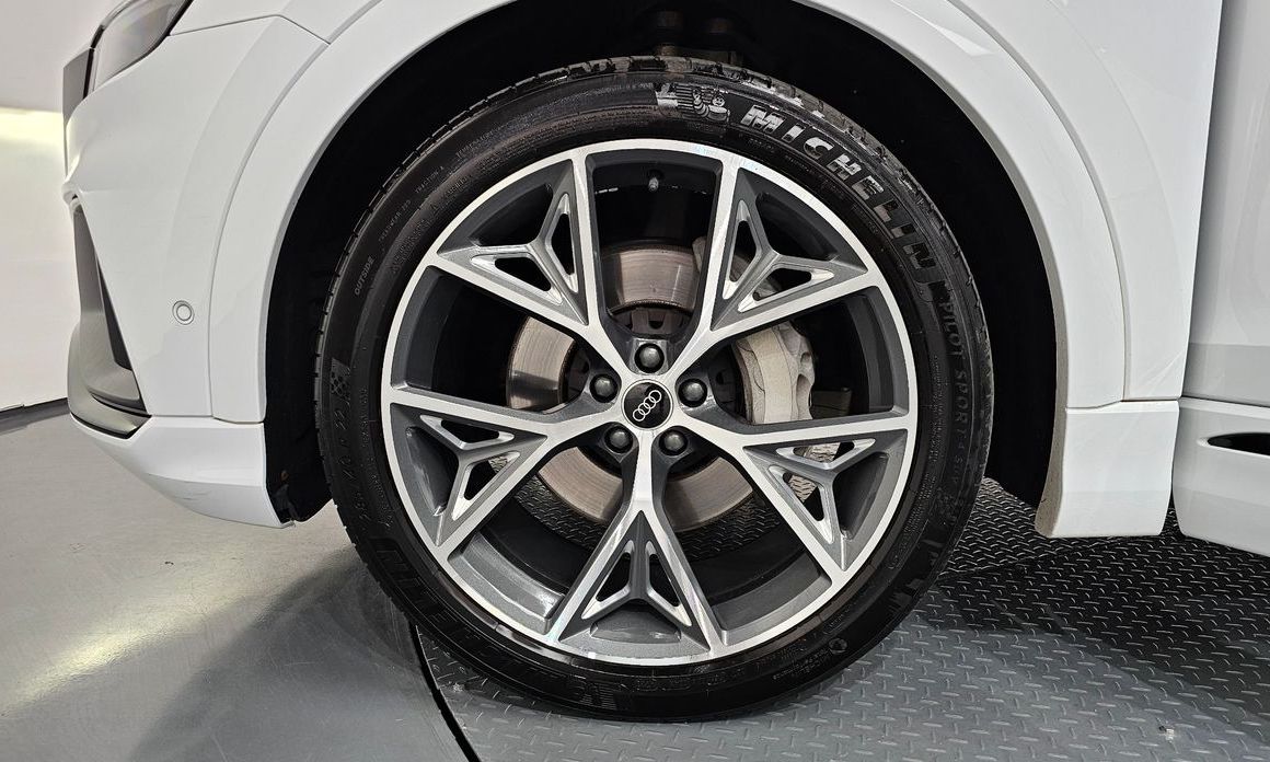 Audi Q8 2023