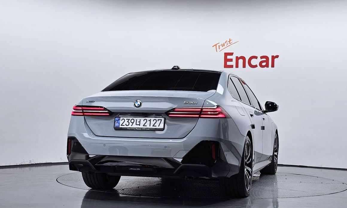 BMW 5-Series 2024