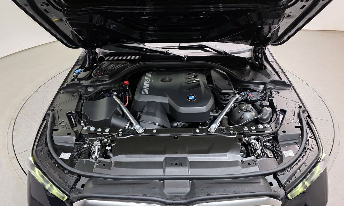 BMW 5-Series 2024