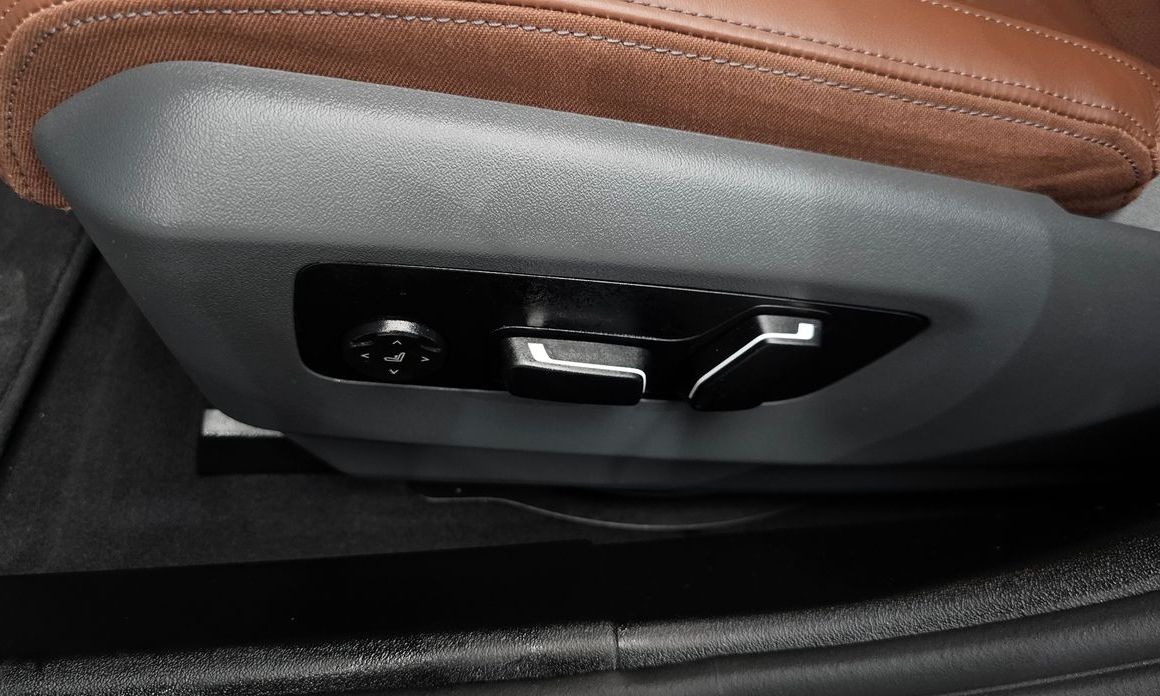BMW 5-Series 2024