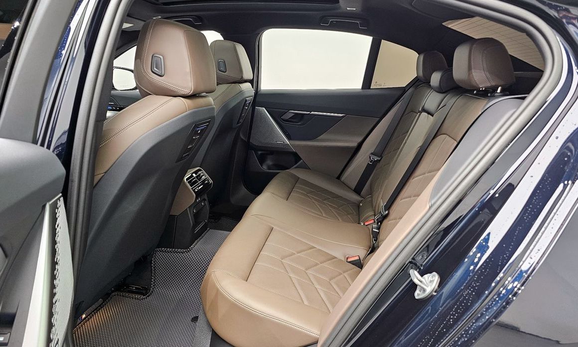 BMW 5-Series 2024